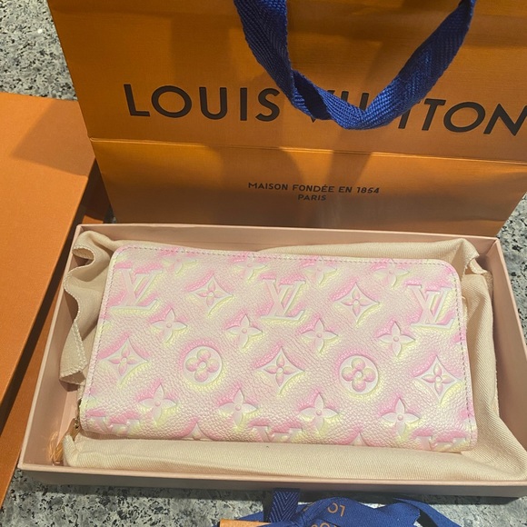 New with Box Louis Vuitton Limited Summer Stardust Collection Zippy Wallet - Picture 1 of 8